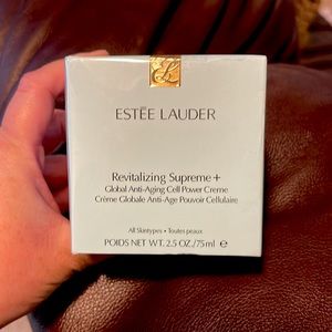 Estée Lauder Revitalizing Supreme + Global Anti Aging Cell Power Creme
